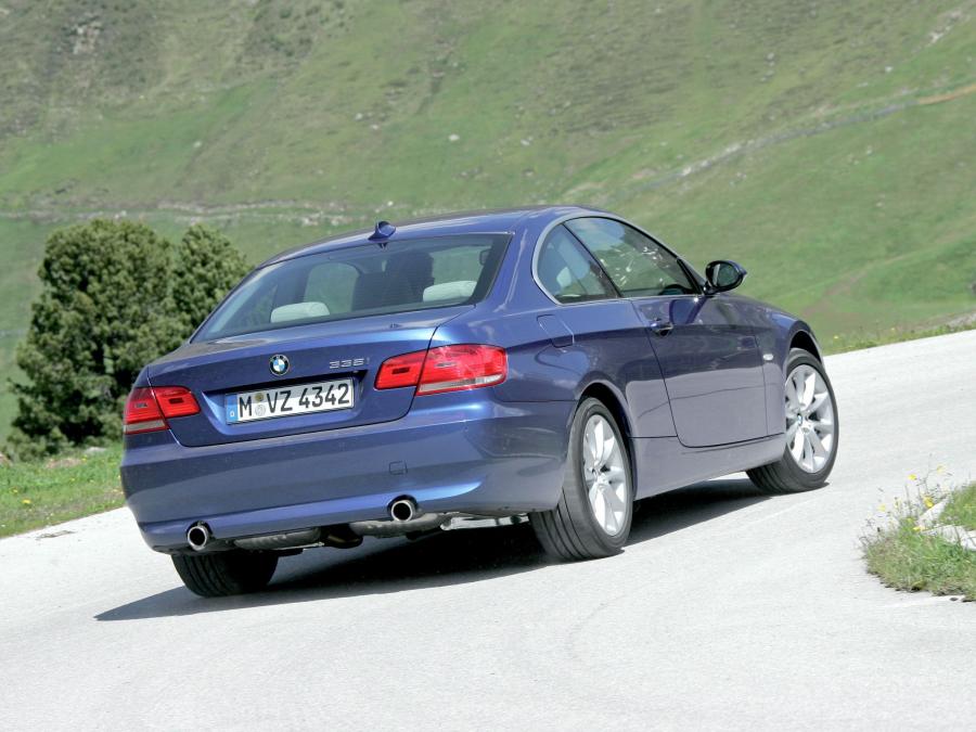  BMW 335i Coupe 2007 года  (фото 3 из 16)